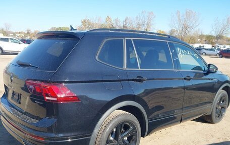 Volkswagen Tiguan II, 2024 год, 3 750 000 рублей, 4 фотография