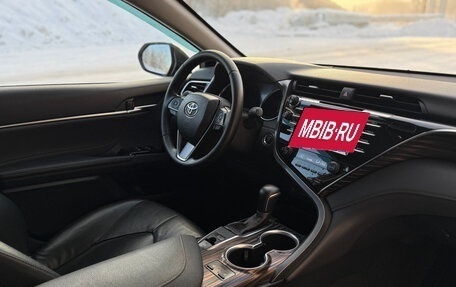 Toyota Camry, 2020 год, 2 900 000 рублей, 10 фотография