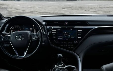 Toyota Camry, 2018 год, 2 430 000 рублей, 8 фотография