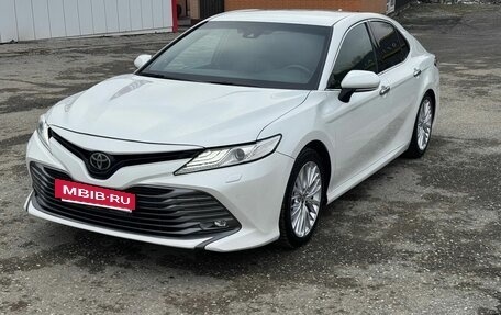 Toyota Camry, 2018 год, 2 430 000 рублей, 5 фотография