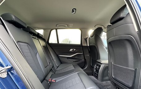 BMW 3 серия, 2022 год, 3 950 000 рублей, 12 фотография