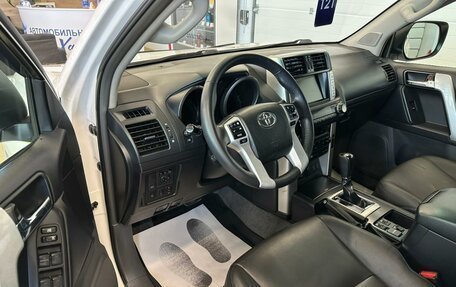 Toyota Land Cruiser Prado 150 рестайлинг 2, 2013 год, 3 199 999 рублей, 10 фотография