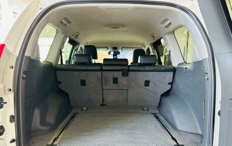 Toyota Land Cruiser Prado 150 рестайлинг 2, 2013 год, 3 199 999 рублей, 19 фотография