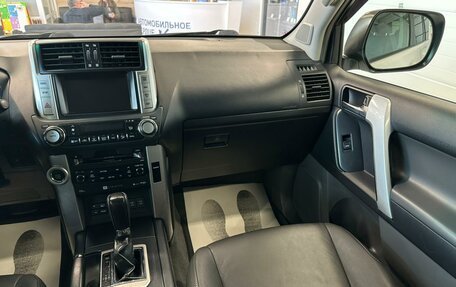 Toyota Land Cruiser Prado 150 рестайлинг 2, 2013 год, 3 199 999 рублей, 15 фотография