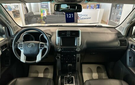 Toyota Land Cruiser Prado 150 рестайлинг 2, 2013 год, 3 199 999 рублей, 16 фотография