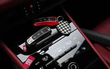 Porsche Cayenne III, 2024 год, 17 180 000 рублей, 18 фотография