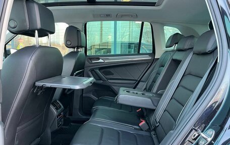 Volkswagen Tiguan II, 2019 год, 2 299 000 рублей, 15 фотография