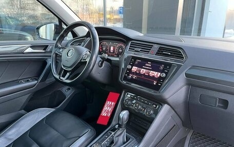 Volkswagen Tiguan II, 2019 год, 2 299 000 рублей, 10 фотография