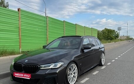 BMW 5 серия, 2020 год, 5 499 999 рублей, 4 фотография
