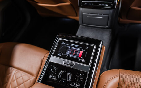 Audi A8, 2019 год, 4 900 000 рублей, 25 фотография