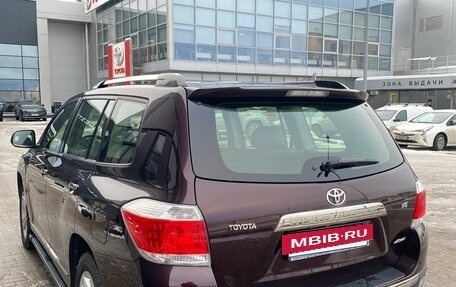 Toyota Highlander III, 2012 год, 2 100 000 рублей, 4 фотография