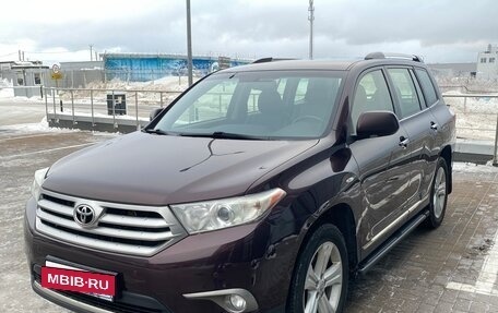 Toyota Highlander III, 2012 год, 2 100 000 рублей, 5 фотография