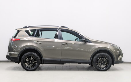 Toyota RAV4, 2019 год, 2 750 000 рублей, 4 фотография