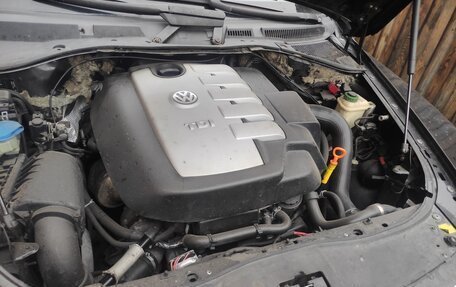 Volkswagen Touareg III, 2005 год, 900 000 рублей, 2 фотография