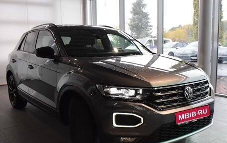 Volkswagen T-Roc I, 2021 год, 3 800 000 рублей, 1 фотография