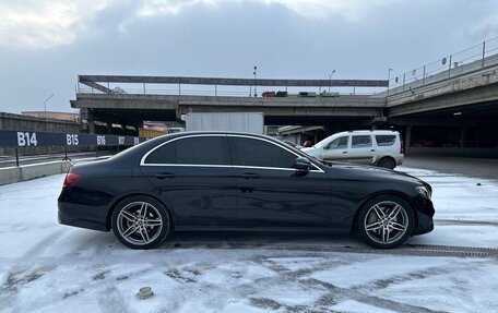 Mercedes-Benz E-Класс, 2017 год, 3 700 000 рублей, 4 фотография