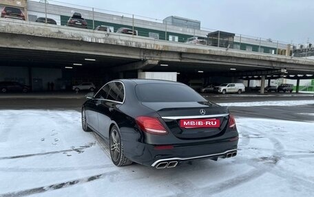 Mercedes-Benz E-Класс, 2017 год, 3 700 000 рублей, 7 фотография