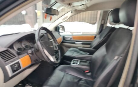 Chrysler Voyager IV, 2008 год, 1 450 000 рублей, 8 фотография