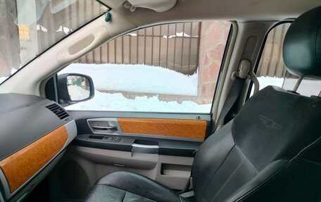 Chrysler Voyager IV, 2008 год, 1 450 000 рублей, 16 фотография