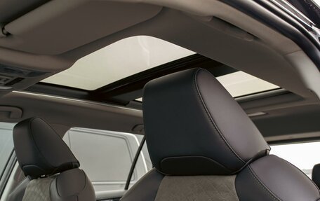 Toyota RAV4, 2025 год, 4 695 000 рублей, 17 фотография