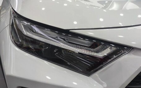 Toyota RAV4, 2025 год, 4 400 000 рублей, 9 фотография