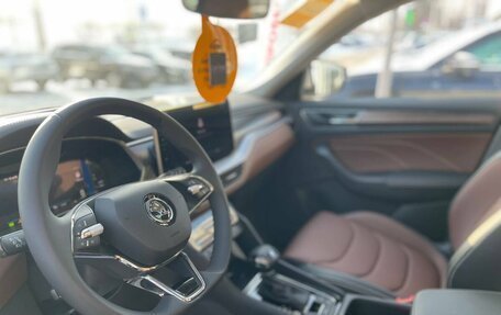 Skoda Kodiaq I, 2025 год, 4 700 000 рублей, 10 фотография