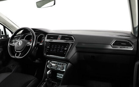 Volkswagen Tiguan II, 2018 год, 2 049 000 рублей, 9 фотография