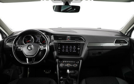 Volkswagen Tiguan II, 2018 год, 2 049 000 рублей, 10 фотография