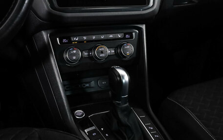 Volkswagen Tiguan II, 2018 год, 2 049 000 рублей, 13 фотография