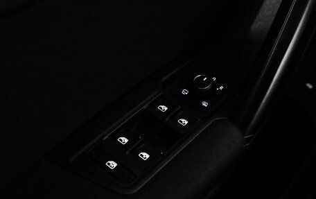 Volkswagen Tiguan II, 2018 год, 2 049 000 рублей, 19 фотография