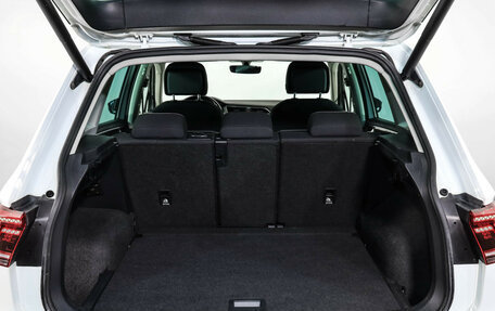 Volkswagen Tiguan II, 2018 год, 2 049 000 рублей, 27 фотография