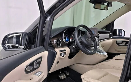 Mercedes-Benz V-Класс, 2023 год, 9 850 000 рублей, 8 фотография