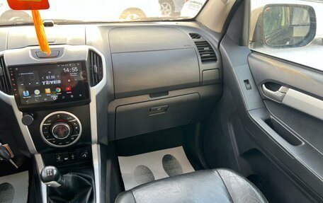 Isuzu D-Max II, 2016 год, 2 159 000 рублей, 15 фотография