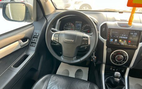 Isuzu D-Max II, 2016 год, 2 159 000 рублей, 14 фотография