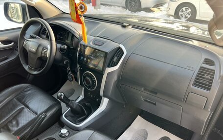 Isuzu D-Max II, 2016 год, 2 159 000 рублей, 13 фотография