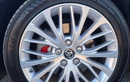 Toyota Camry, 2018 год, 2 850 000 рублей, 16 фотография