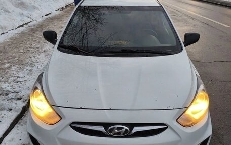 Hyundai Solaris II рестайлинг, 2012 год, 630 000 рублей, 1 фотография