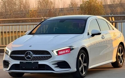 Mercedes-Benz A-Класс, 2022 год, 2 300 000 рублей, 1 фотография