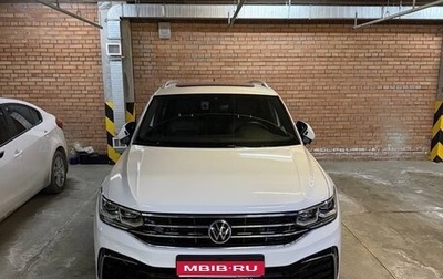 Volkswagen Tiguan II, 2021 год, 4 050 000 рублей, 1 фотография