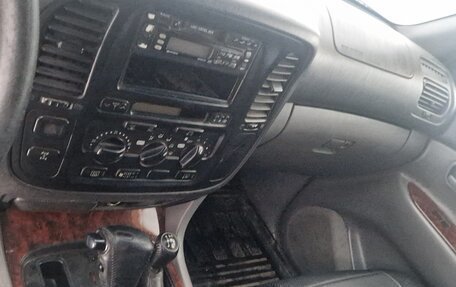 Toyota Land Cruiser 100 рестайлинг 2, 2001 год, 999 999 рублей, 15 фотография