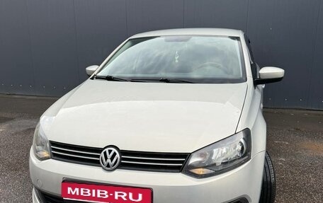 Volkswagen Polo VI (EU Market), 2013 год, 1 000 000 рублей, 1 фотография