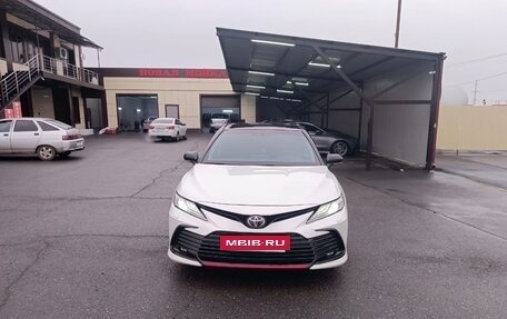 Toyota Camry, 2021 год, 3 700 000 рублей, 5 фотография