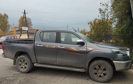 Toyota Hilux VIII, 2022 год, 4 200 000 рублей, 2 фотография