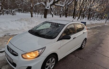 Hyundai Solaris II рестайлинг, 2012 год, 630 000 рублей, 3 фотография