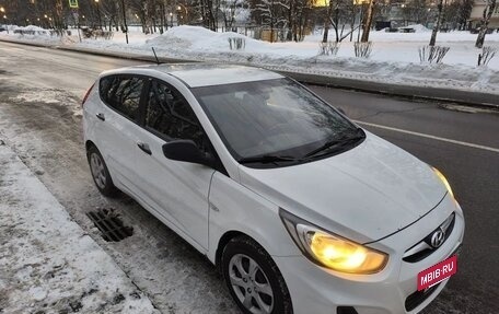 Hyundai Solaris II рестайлинг, 2012 год, 630 000 рублей, 2 фотография