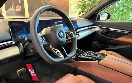 BMW 5 серия, 2025 год, 10 750 000 рублей, 2 фотография