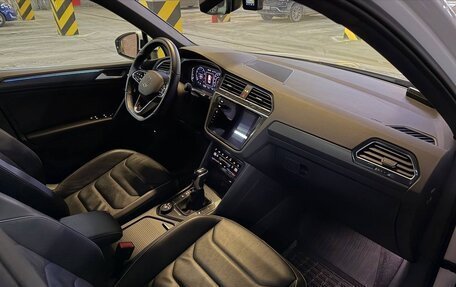 Volkswagen Tiguan II, 2021 год, 4 050 000 рублей, 6 фотография