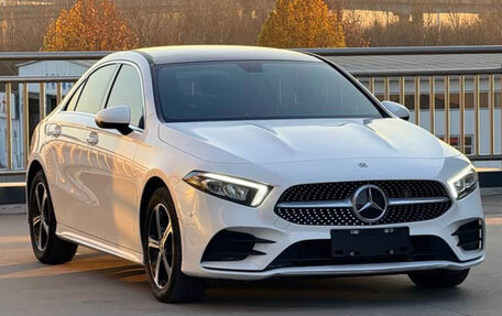 Mercedes-Benz A-Класс, 2022 год, 2 300 000 рублей, 3 фотография