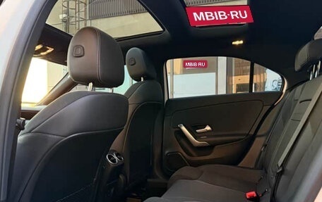 Mercedes-Benz A-Класс, 2022 год, 2 300 000 рублей, 12 фотография