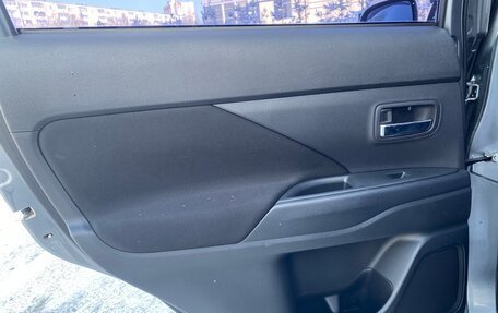 Mitsubishi Outlander III рестайлинг 3, 2012 год, 1 749 000 рублей, 13 фотография